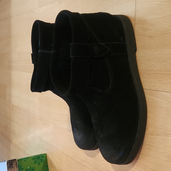UGG Josefene Cuff Booties - Picture 2 of 8